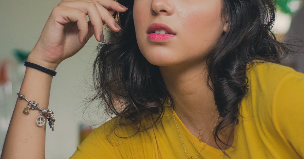 The Role of Safety Gloves in Preventing Cross-Contamination